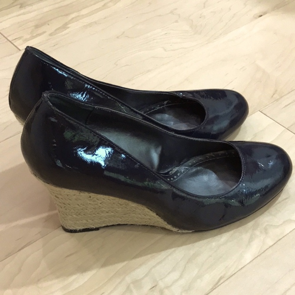 Adrienne Vittadini navy patent leather wedge  (00009)